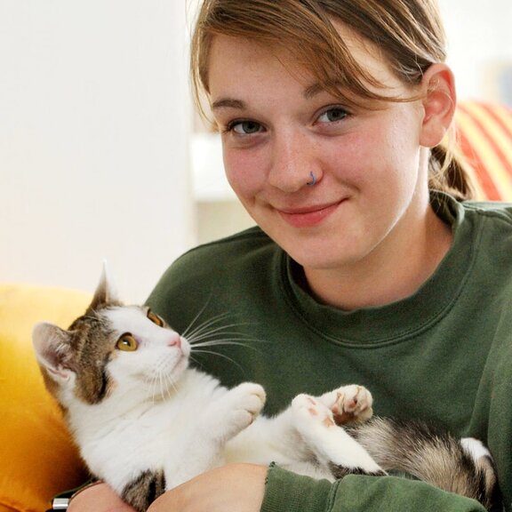 In Berlin ist nun jeder Katzenhalter aufgefordert, seine Katze kastrieren zu lassen.