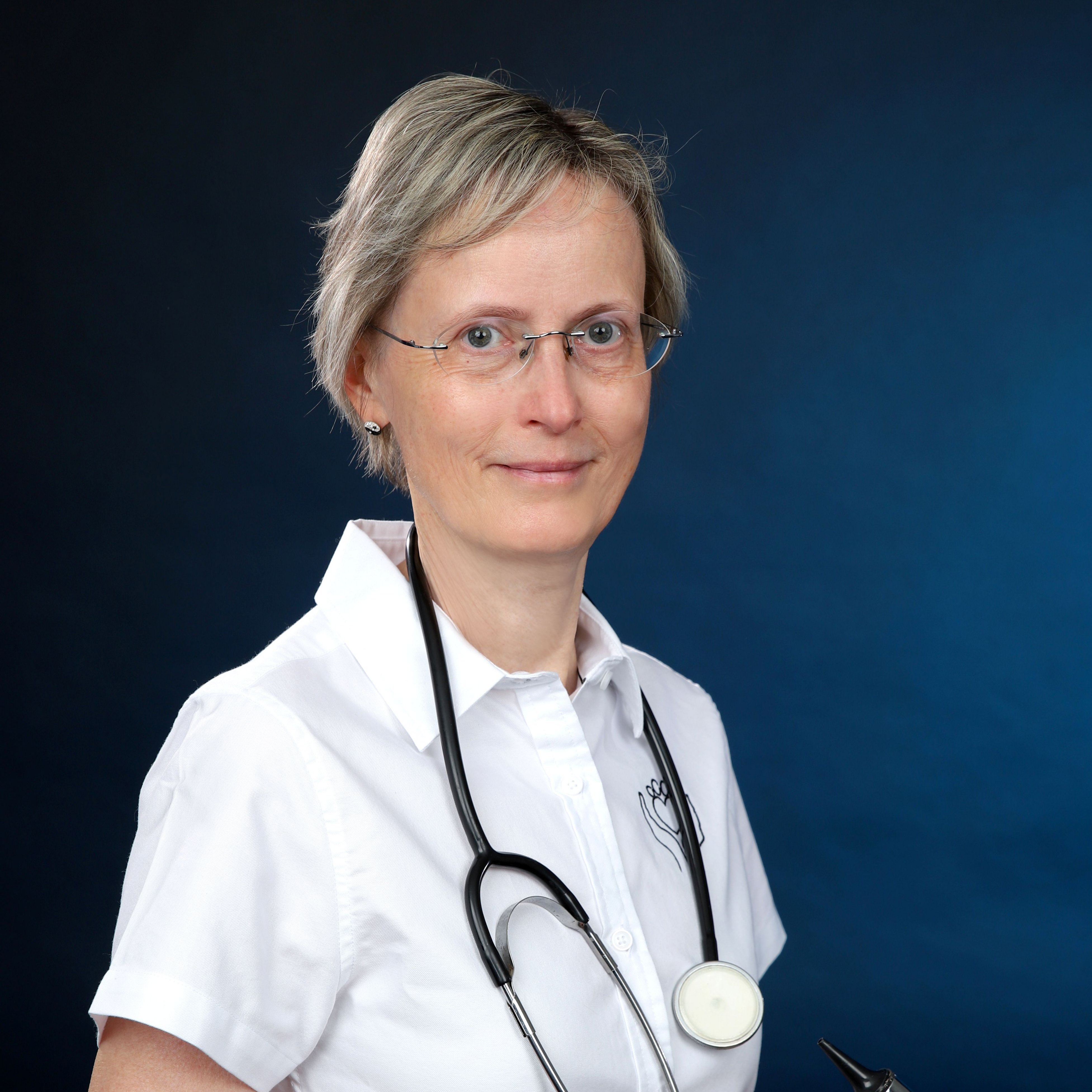 Dr. Ines Holz.